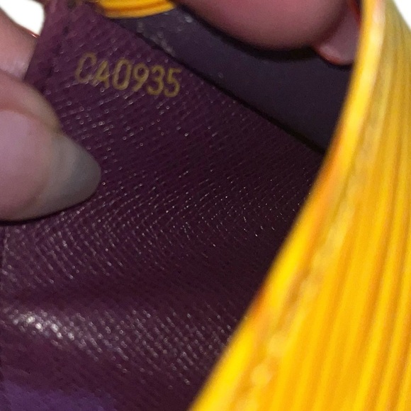 Louis Vuitton Wallet Yellow Epi Leather - Picture 11 of 13